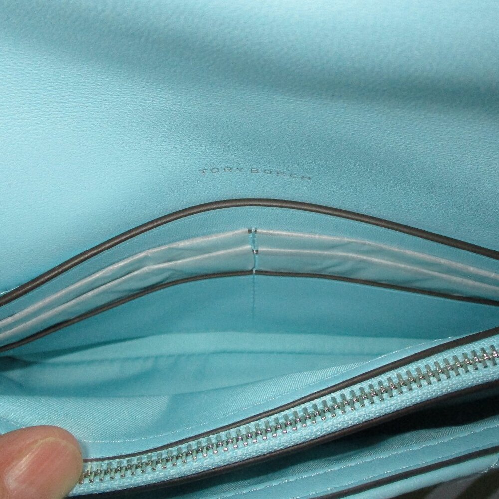 Tory Burch Kira Flapped Crossbody Bag - Picture 14 of 16
